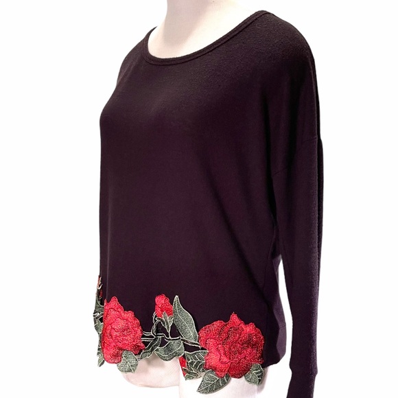 Black Long Sleeve Red Rose Appliqué Hem Sweater - Picture 9 of 9